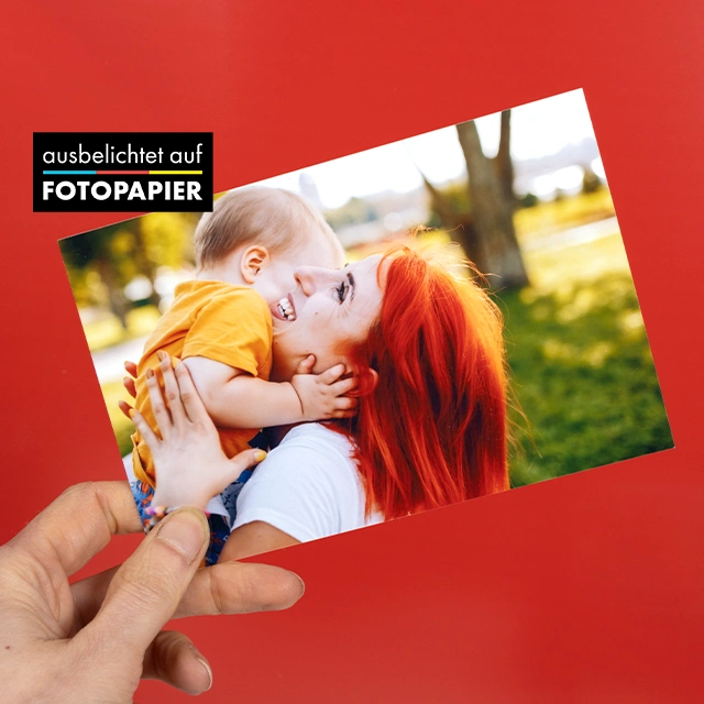 Hochwertige Fotoabzüge auf echtem Fotopapier mit brillanten Farben und langlebiger Qualität für unvergessliche Erinnerungen.