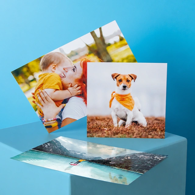 Fotoabzüge in unterschiedlichen Formaten und Ausführungen mit brillanten Farben – ideal zum Sammeln, Verschenken oder Dekorieren.