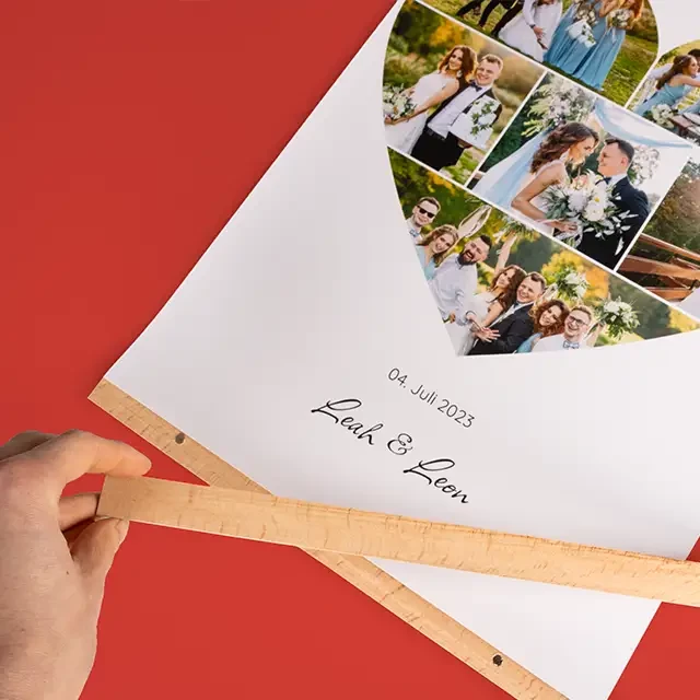 Bestelle Posterleisten zu deinem Poster mit eigenen Fotos, um es mühelos aufhängen und tauschen zu können.