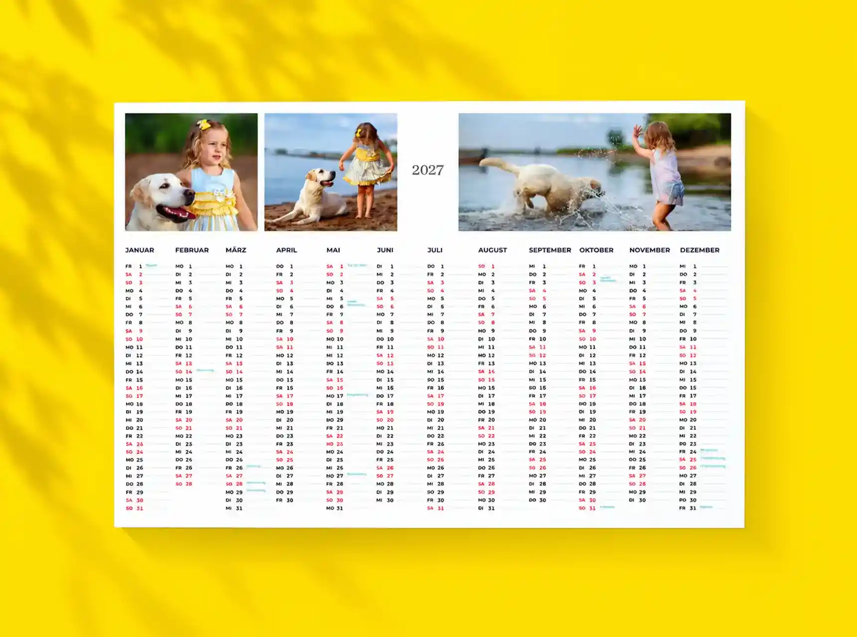 Jahreskalender mit persönlichen Fotos von Kind und Hund und allen Monaten auf einen Blick.