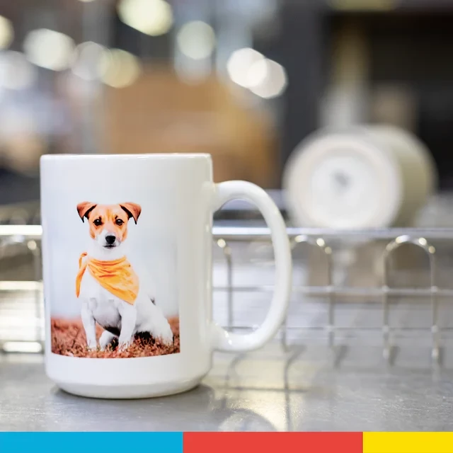 Wir bei ORWO bedrucken eine ganze Menge. Zum Beispiel eine XXL-Tasse, die eine ganze Menge Platz für deine Lieblingsbilder und lustige Sprüche bietet.