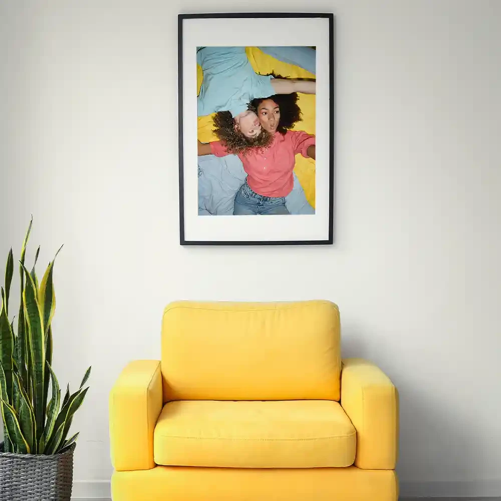Wohnzimmer mit personalisierten Wandbildern verschönern Passend dekorierst du dein Wohnzimmer am besten mit den ORWO Wandbildern. Gestalte jetzt deine Wanddekoration selbst und verleihe deinem Wohnzimmer eine Menge Charme.