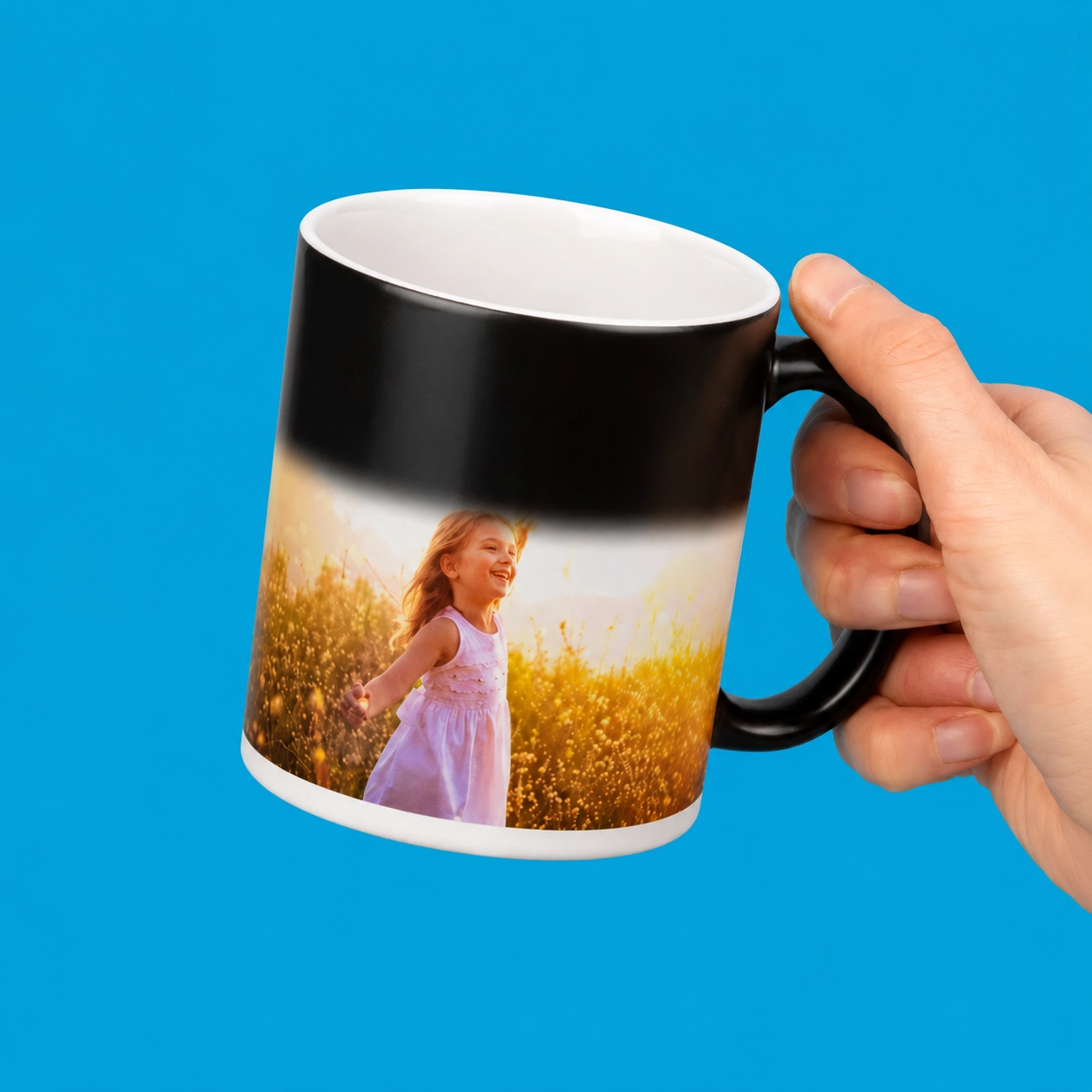 Zaubertasse selbst gestalten bei ORWO. Wir bieten dir viele verschiedene Design-Vorlagen, damit du es besonders einfach hast, deine Tasse zu gestalten.