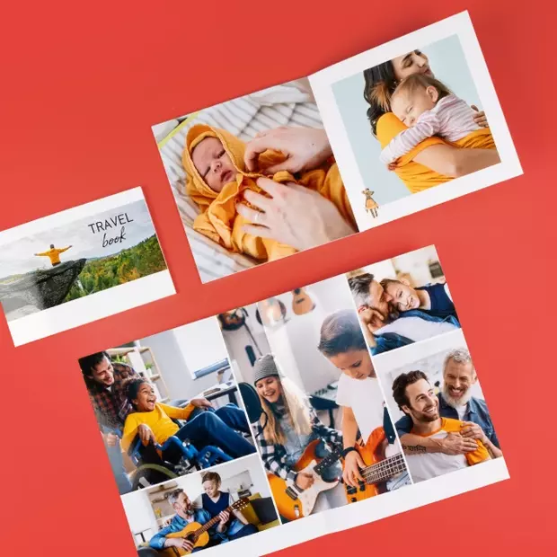 Fotobuch Softcover in drei Formaten: Zu sehen sind lebendige Familienmomente, Erzählungen von epischen Reisen und Ausflügen und die Freude über den Familienzuwachs.
