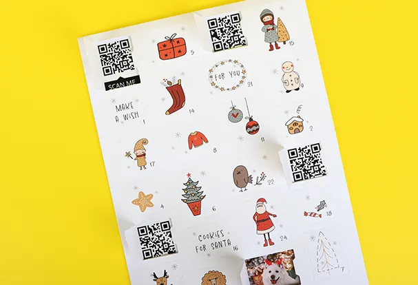 Wir zeigen dir, wie du einen QR-Code Adventskalender ganz einfach selber machen kannst.