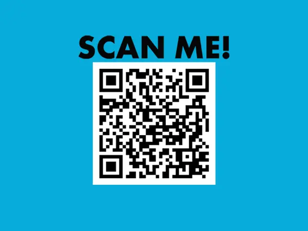 Ein QR-Code mit der Aufforderung „Scan me!“ – schnell und einfach Fotos per App bestellen und Fotobuch am Handy erstellen.