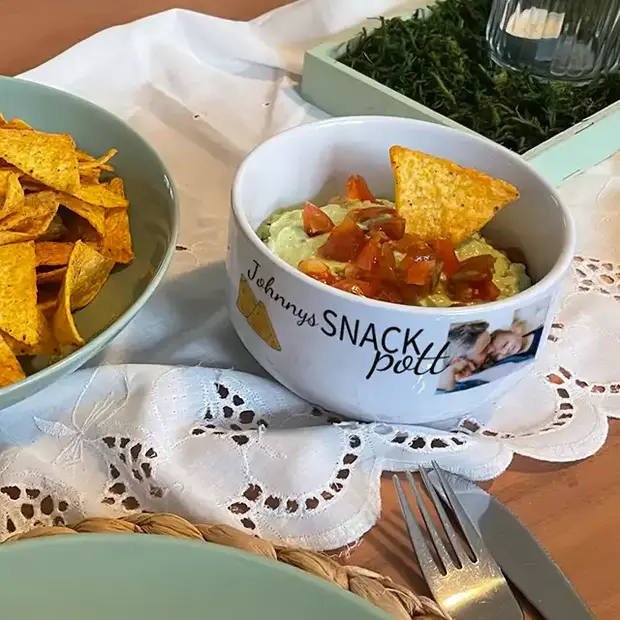 Schüssel zum Selbstgestalten für deine Lieblingssnacks Für deine Freunde solltest du leckere Snacks in einer Schüssel zum Selbstgestalten anrichten.