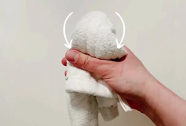 Kreatives Handtuch Geschenk kann man als Deko fuer das Schlafzimmer, oder Kinderbett im Kinderzimmer verwenden. Das schafft Gemuetlichkeit im Haus und macht gute Laune!