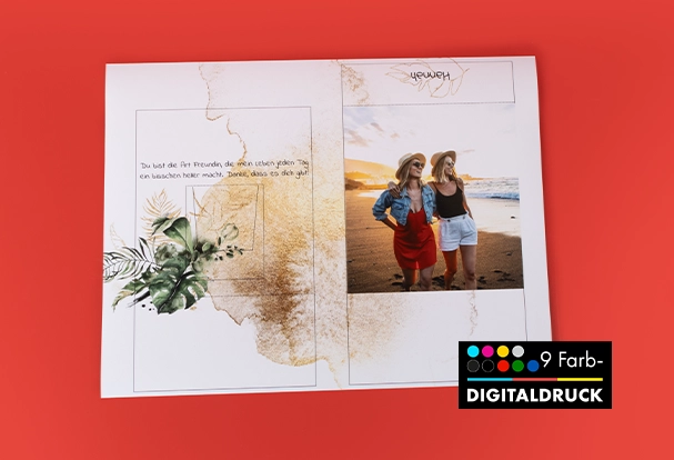 Tassen Geschenkset: Hochwertiger Bastelbogen aus dem Digitaldruck von ORWO. Mit blumiger, goldener Gestaltung und einem personalisierten Foto.