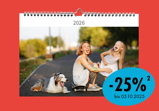 ORWO Wandkalender 2026 mit fröhlicher Familie und Hund, 25 % Rabattaktion.