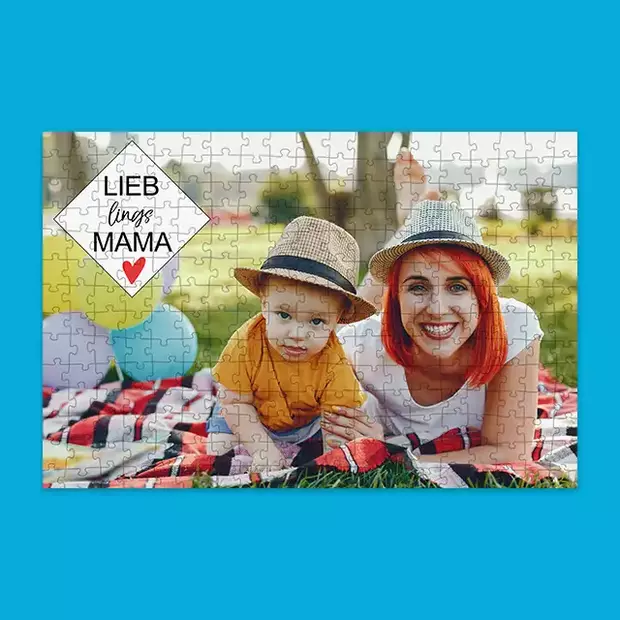 Gestalte für deine Mama ein Fotopuzzle mit einem gemeinsamen Foto von Mama und Kind, füge Cliparts hinzu uns sorge so für eine tolle Überraschung zum Muttertag.