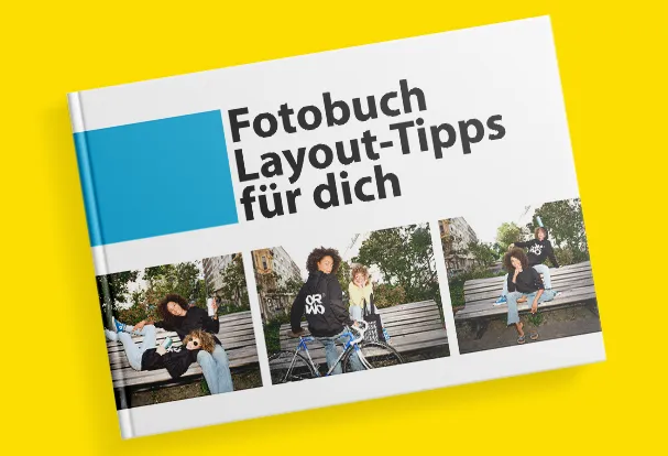 Fotobuch-Tipps mit modernem Layout und Beispielbildern auf dem Cover eines gestalteten Fotobuchs