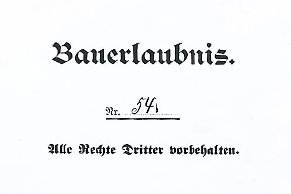 Das Bild zeigt eine historische Bauerlaubnis für den Ausbau der Produktionsstätten von ORWO. Dokumente wie diese markieren einen wichtigen Schritt in der Unternehmensgeschichte und der Expansion der Produktionskapazitäten.