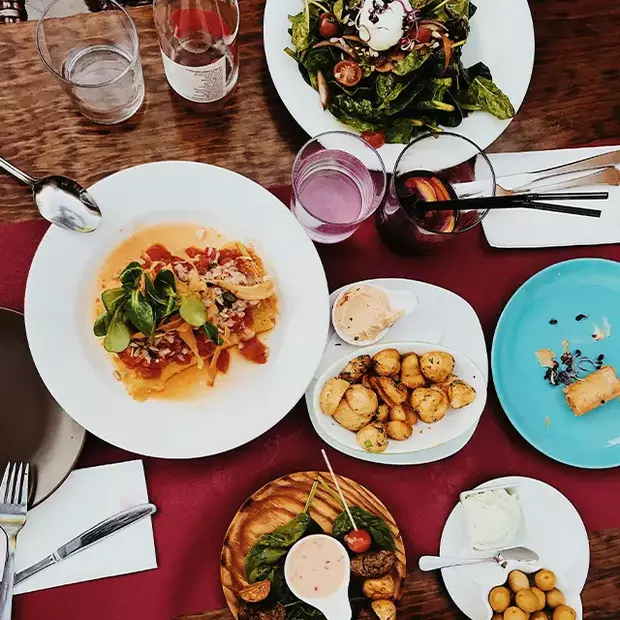 Food-Fotografie: Geniale Perspektiven wie beispielsweise die Vogel-Perspektive, sorgen bei deinen Food-Bildern für ein besonders verführerisches Ergebnis.