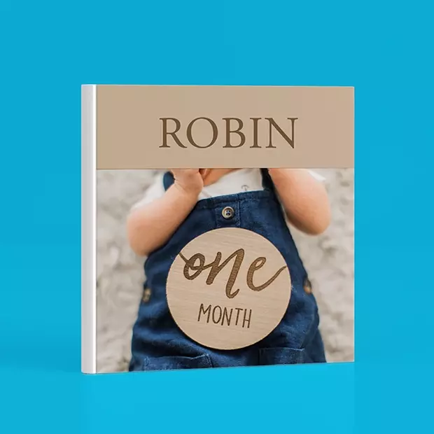 Baby Fotobuch zur Erinnerung an den ersten Monat Baby Fotobuch für Robin – Erinnerungen an den ersten Lebensmonat stilvoll gestaltet im Album.