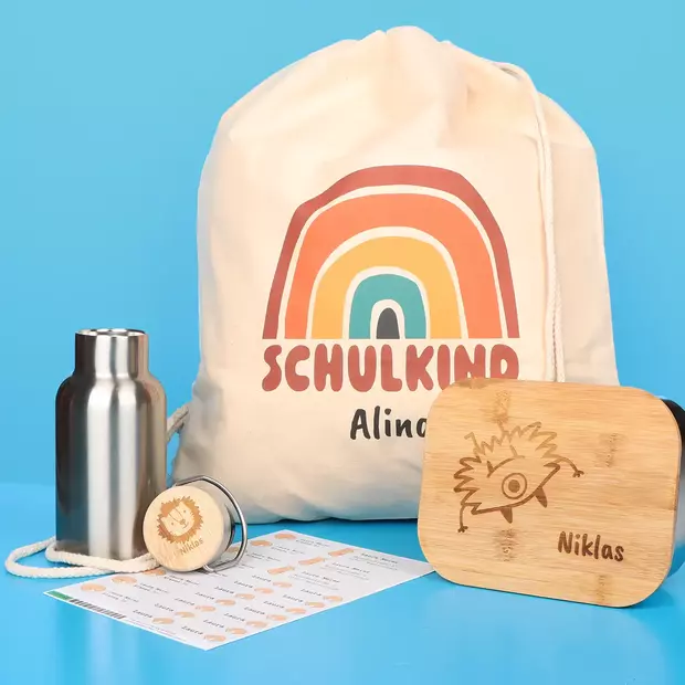 Turnbeutel, Lunchbox, Thermosflasche, Namenssticker – bei ORWO findest du praktische Geschenkideen zum Schulanfang. Gestalte sie mit unseren niedlichen Designs und Namen.