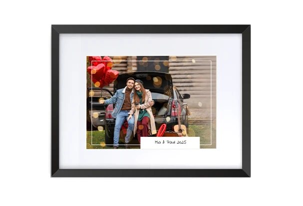 Poster, hochwertig im Rahmen präsentiert Fotoprodukte: Gerahmtes Foto eines Paares als stilvolle Wanddekoration