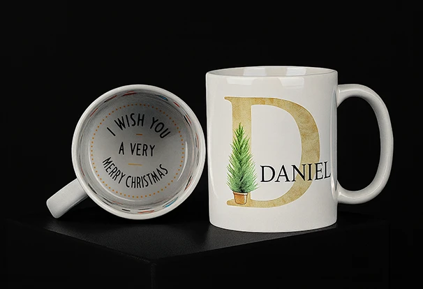 Personalisierte Tasse – Black Friday ORWO Personalisierte Weihnachtstasse mit Initiale und Weihnachtsdesign – Black Friday ORWO Angebot