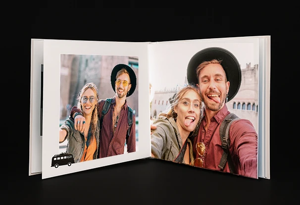 Fotobuch gestalten – Black Friday ORWO Angebot Geöffnetes Fotobuch mit Reisebildern – Black Friday ORWO Rabattaktion