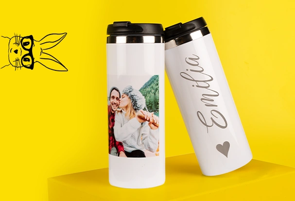 Personalisierter Coffee-to-go-Becher als Ostergeschenk Personalisierter Coffee-to-go-Becher mit eigenem Foto und Name „Emilia“ als praktische Ostergeschenke Idee für unterwegs, Büro oder Spaziergänge.