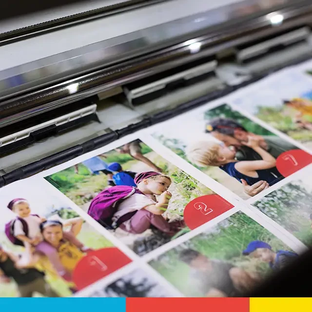 Adventskalender selber befüllen, Sticker-Produktion DIY-Boxen und Sticker-Bogen mit eigenen Fotos zum Adventskalender selber Befüllen.