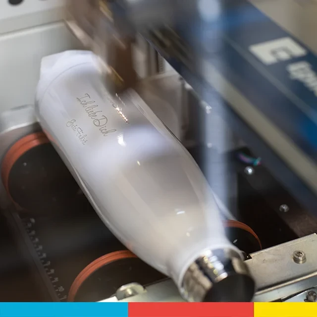 Thermosflasche mit Gravur oder Foto, liebevoll produziert Wenn du bei ORWO eine personalisierte Thermosflasche bestellst, wird sie bei uns mit viel Liebe, Sorgsamkeit und Ehrgeiz produziert, damit du zufrieden bist.
