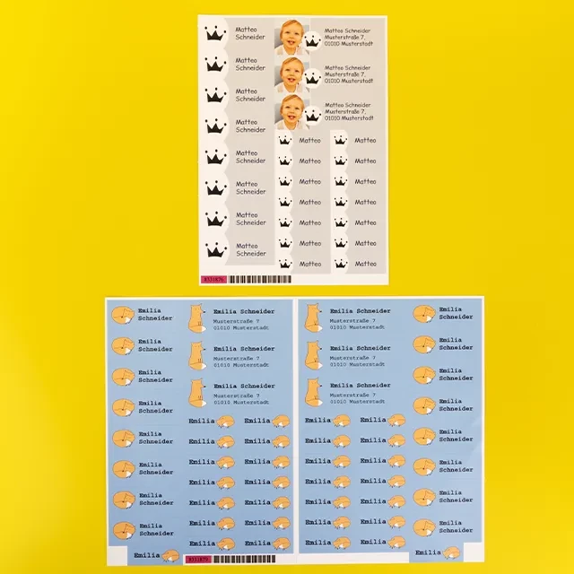 Namensaufkleber Kindergarten, 25-Set oder 52-Set, matt Die Namenssticker sind als 25er-Set und als 52er-Set erhältlich. Die Stickerbögen bestehen aus unterschiedlich großen Stickern und können mit Namen personalisiert werden.