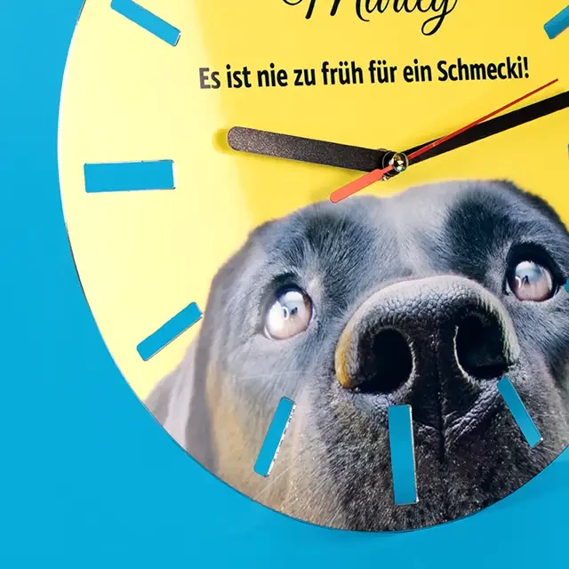 Fotouhr gestalten und bei ORWO direkt online bestellen Die Fotouhr von ORWO kann vollflächig bedruckt werden und lässt jedes deiner Fotos in besonders hoher Qualität glänzen. Jetzt direkt selbst gestalten.