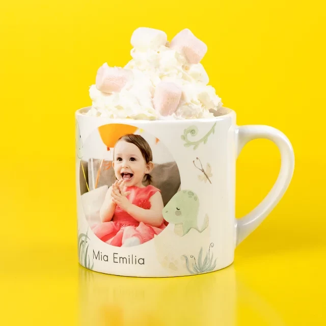 Kindertasse mit Foto selbst gestalten. Nicht nur der Inhalt kann gerne mal süß sein, auch der Aufdruck auf der Außenseite verdient die angemessene Dosis Niedlichkeit.