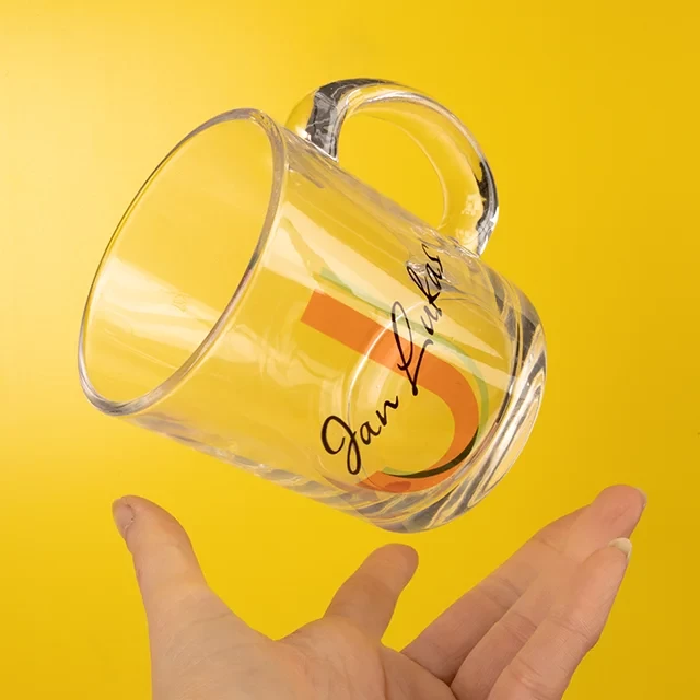 Glastasse mit Gravur oder mit Namen, Spruch oder Clip Art Glastasse mit Foto oder mit dem eigenen Namen verzieren. Mach deinen Teegenuss zum Highlight eines jeden Tages mit deiner neuen ganz individuellen Glastasse.