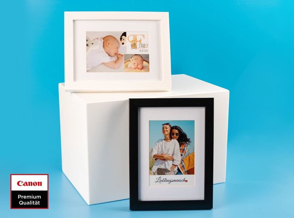 Zwei Fotos im Rahmen. Ein weißer und ein schwarzer Rahmen mit je einem HD Foto von Lieblingsmenschen. Du kannst dein Foto mit Rahmen bei ORWO bestellen.