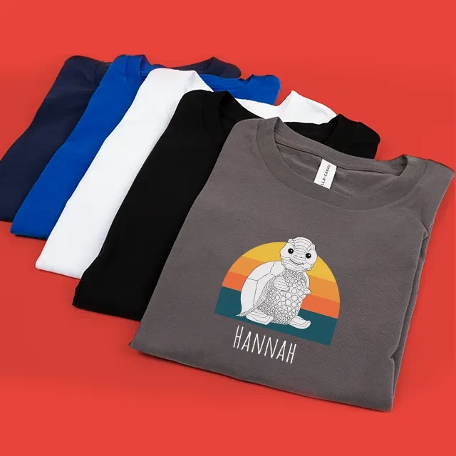Kindershirt mit Namen, verschiedene Farben und Designs Lass Kindershirts von ORWO bedrucken. Dir stehen dabei verschiedene Farben zur Auswahl. Wähle die für dein Design passendste Farbe und bestelle jetzt.