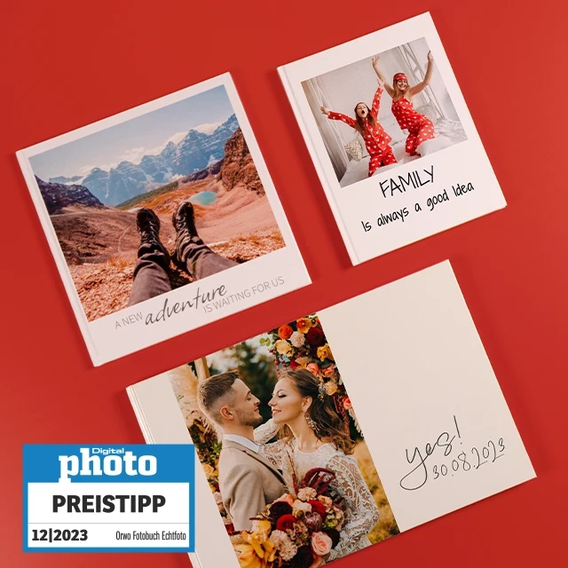 Drei Hardcover Fotobücher mit besonderen Momenten. Ein quadratisches Urlaubs-Buch, ein Familien-Fotobuch im Hochformat und ein Hochzeits-Fotobuch im Querformat.