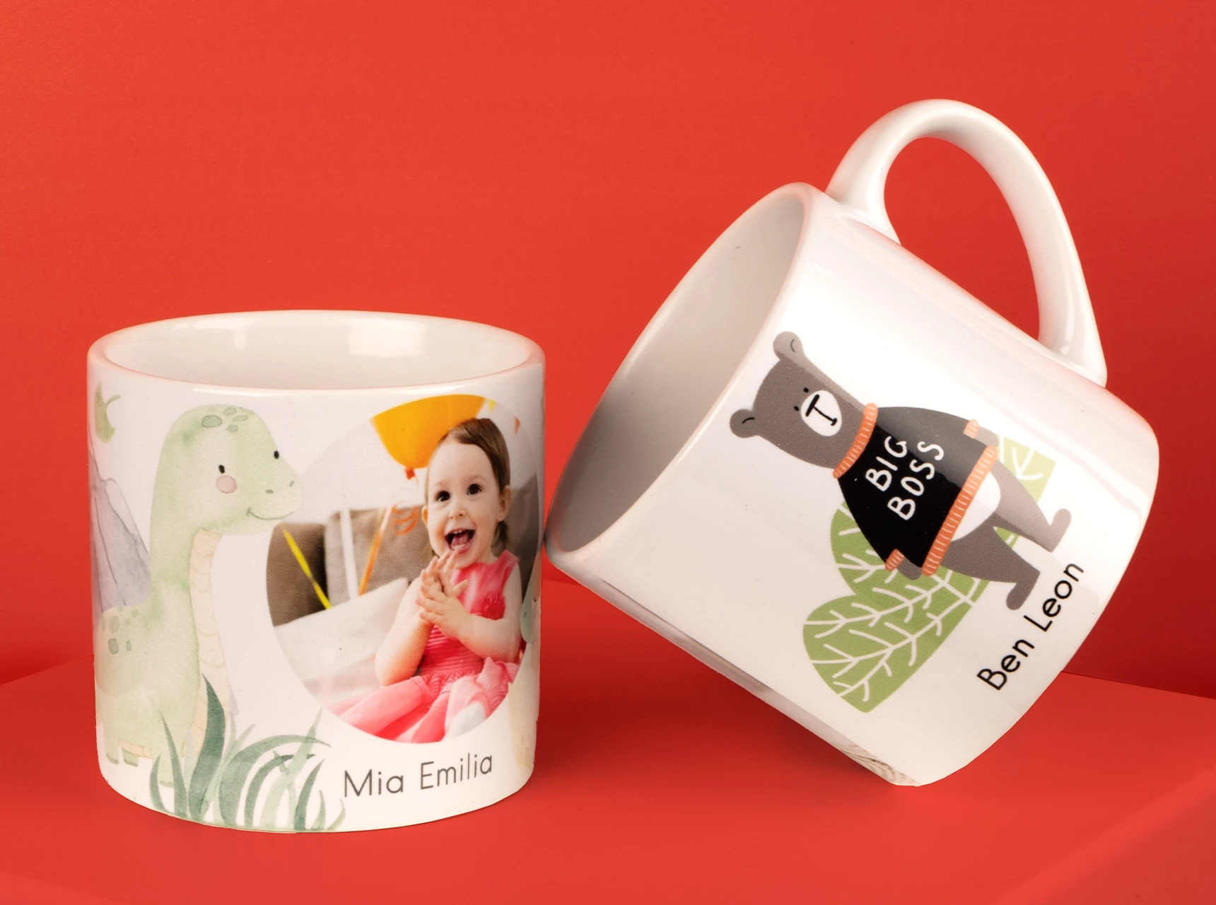 Kindertasse personalisiert mit niedlichen Motiven, Fotos, Sprüchen und Namen bei ORWO bestellen. Dir sind beim Gestalten so gut wie keine Grenzen gesetzt.