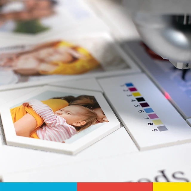 Präzise gefertigte Fotokacheln dank modernster Technologie Präzision und moderne Technologie: Das ist die Grundlage für deine einzigartigen Fotokacheln, hergestellt bei ORWO für individuelle Wandgestaltungen.