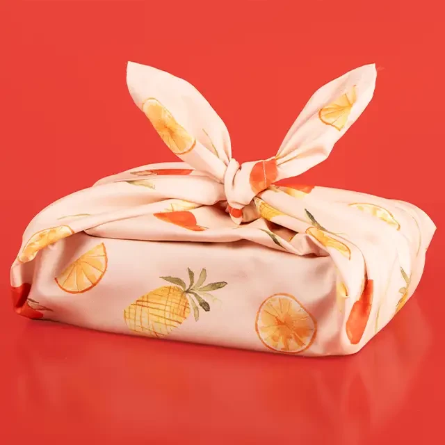 Nachhaltige Verpackung mit einzigartigem, persönlichem Touch Gestalte jetzt eines der hochwertigen Furoshiki bei ORWO mit deinen Bildern oder deinen kreativen Ideen. Wir helfen dir mit zahlreichen Gestaltungsvorlagen dabei.