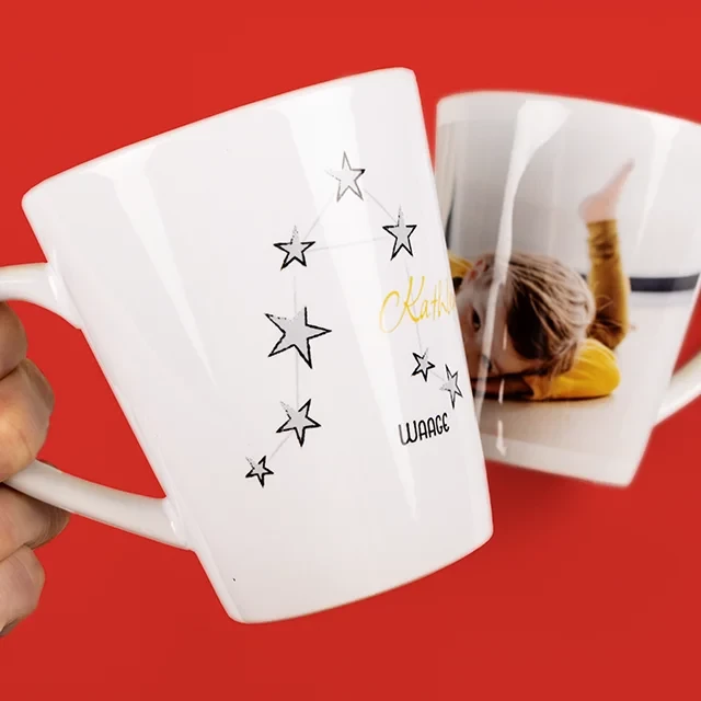 Foto-Kaffeetasse, 10 cm hoch, spülmaschinengeeignet Latte Macchiato Tasse aus Keramik mit kreativen Vorlagen selbst gestalten. Dank unserer zahlreichen Vorlagen und deinen einzigartigen Bildern, entsteht ein Unikat.