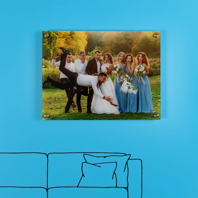 Acrylglasfoto, klassisches Format, 6 verschiedene Größen Dein Lieblingsfoto auf Acrylglas im klassischen Format gibt es in sechs verschiedenen Größen. Zeitlos und elegant, so passen die Acrylglasbilder an jede Wand.