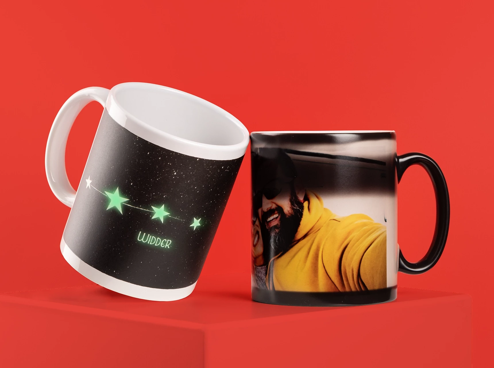 Zaubertasse bedrucken, Leuchteffekt oder Wärmereaktion Gestalte jetzt deine eigene Zaubertasse mit Foto und verwandle dein Frühstück in eine leuchtende Magie-Show. Die Tassen verzaubern alles und jeden. Jetzt bestellen.