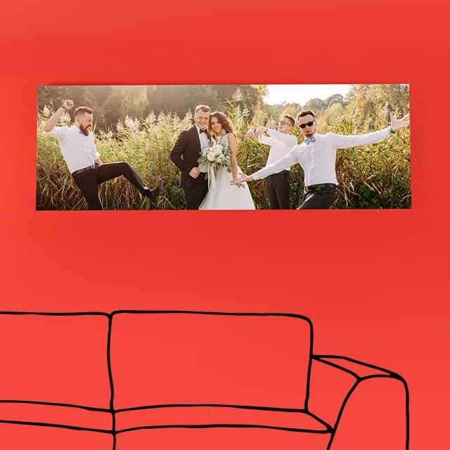 Alu Dibond Bilder im breiten Panorama-Format bestellen Dein Lieblingshochzeitsfoto kannst du auch im Panorama-Format auf eine Platte aus Alu Dibond drucken lassen und so eine beeindruckende Wirkung erzielen.