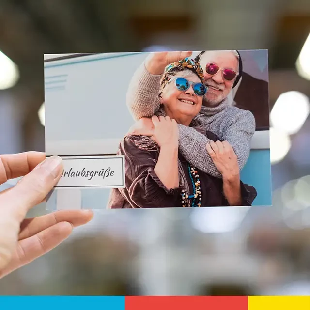 Postkarte online gestalten und versenden, vorne laminiert Postkarte online gestalten und versenden. Die Karten, die direkt zu deinem gewünschten Empfänger geschickt werden, werden nach hohen Qualitätsstandards produziert.