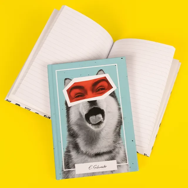Notizbuch selbst gestalten, Hardcover, Digitaldruckpapier Ganz einfach Notizbuch Cover selbst gestalten bei ORWO. Je nach deiner Vorliebe kannst du die Innenseiten kariert, liniert oder in der blanko Version bestellen.