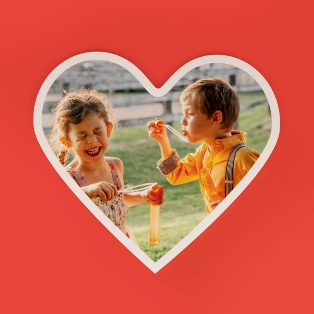Präsentiere deine Liebe mit unseren Herzform Fotokacheln Die Herzform Fotokacheln: Verleihe deinen Bildern eine ganz besondere Note und intensiviere ihre Wirkung – individuelle Wandgestaltung leicht gemacht!