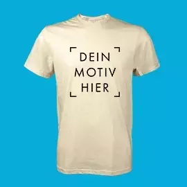 Gestalte dein sandfarbenes Unisex-T-Shirt nach Wunsch Sandfarbenes Unisex-T-Shirt mit Platzhaltermotiv für deine Gestaltung. Präsentiert vor blauem Hintergrund.