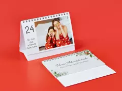 Tisch-Adventskalender mit fröhlichen Fotos und liebevollen Sprüchen für jeden Tag im Advent.