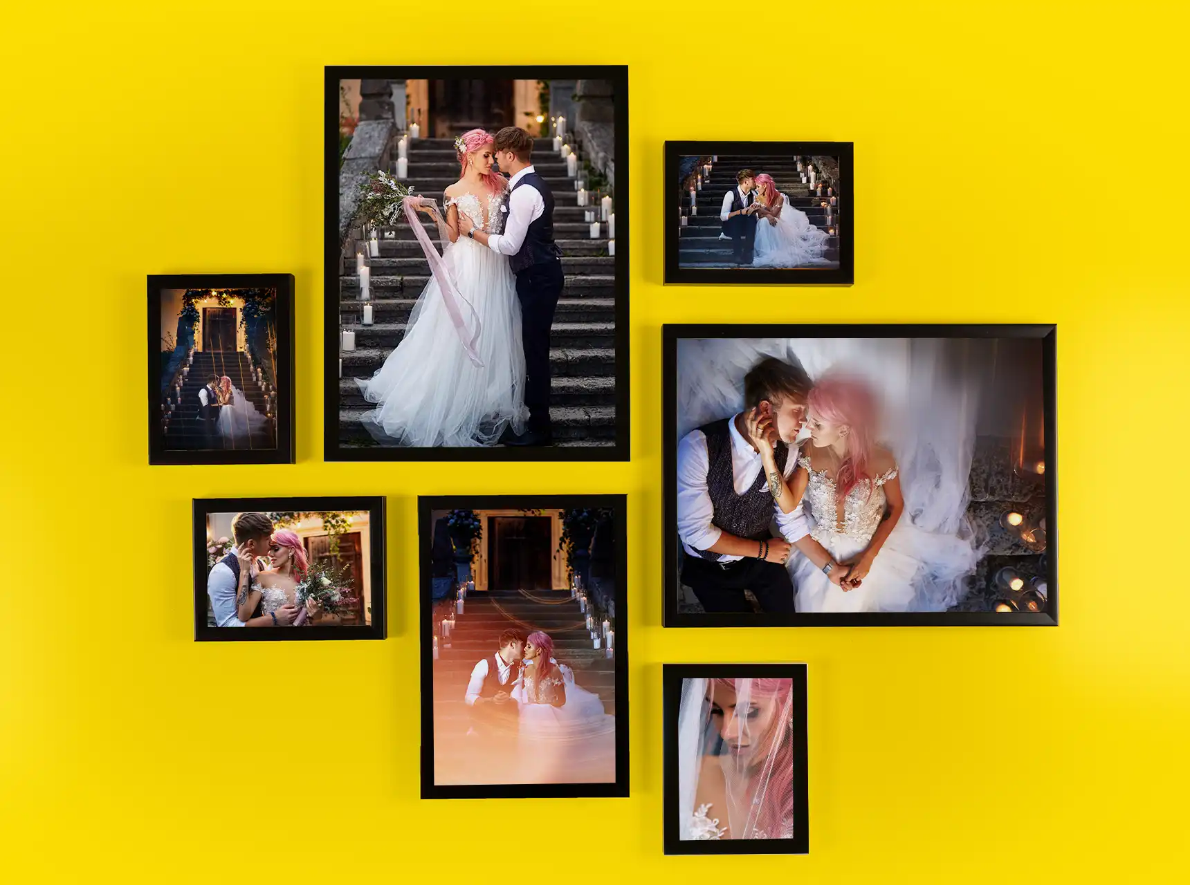 Romantische Bilderwand mit Hochzeitsfotos – stilvolle Wandgestaltung für besondere Erinnerungen.