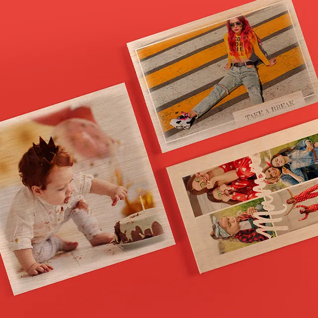 Drei Holzplatten in unterschiedlichen Formaten und Größen, auf die du dein Foto auf Holz drucken lassen kannst. Viele unterschiedliche Designs und zwei Materialstärken.