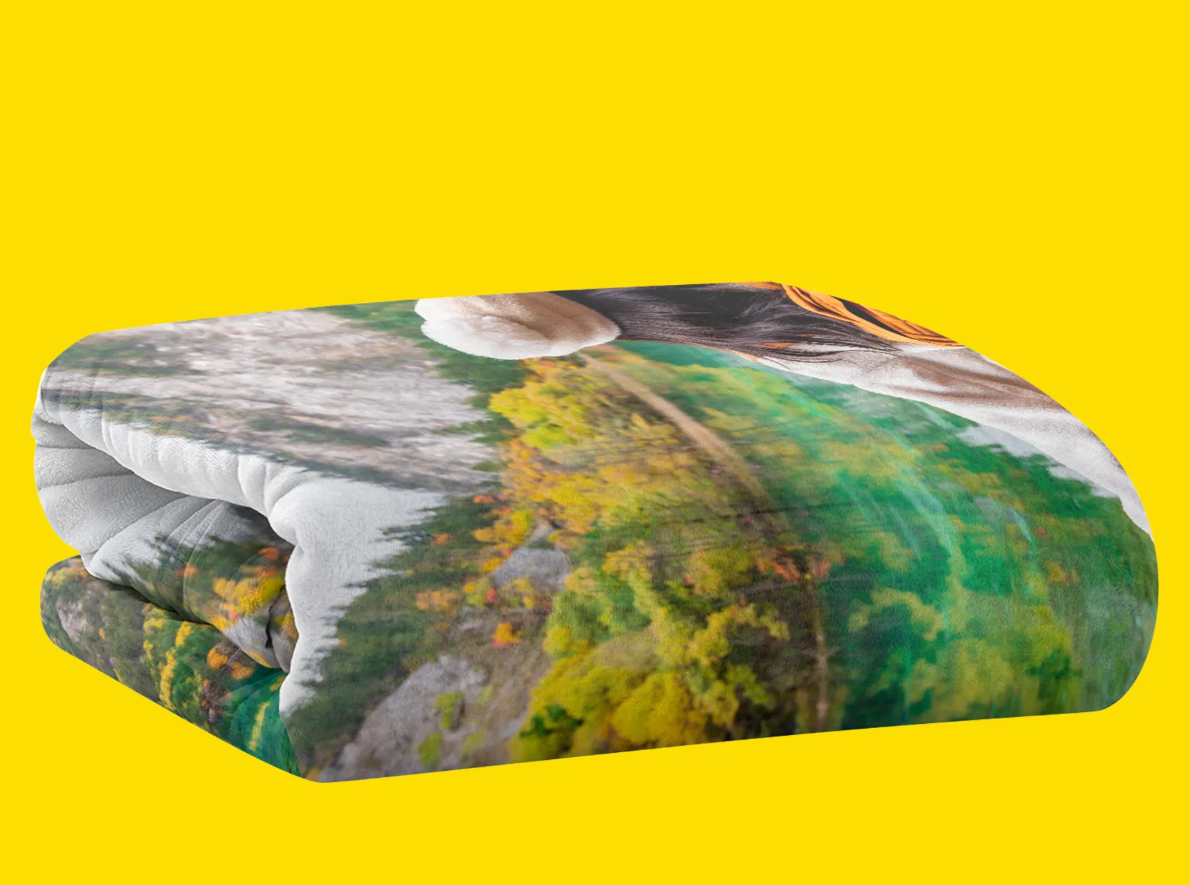 Gefaltete Fotodecke mit Landschaftsmotiv in hoher Druckqualität.