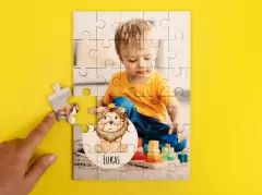 Foto-Puzzle aus Holz bei ORWO bestellen. Das Holzpuzzle kann aus 12 oder 30 Teilen bestehen und eignet sich besonders gut zum Puzzlen für Kinderhände.