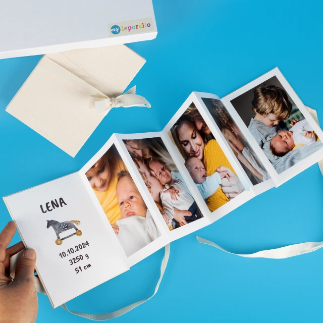 Foto Leporello für Babys erste Momente – liebevoll gestaltete Erinnerungen im Faltalbum.